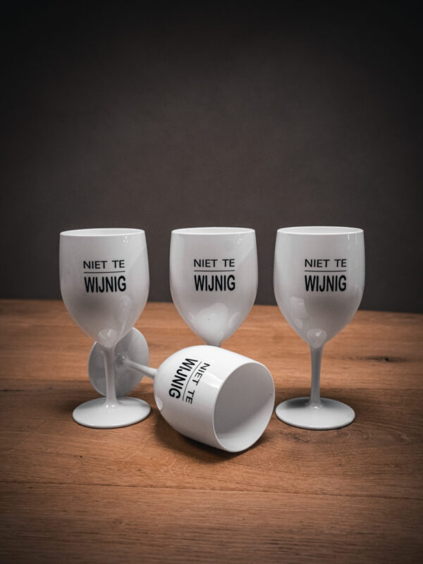 BORRELIG x Mama drinkt wijn-4 All-in geluksmoment ‘Wijnig’